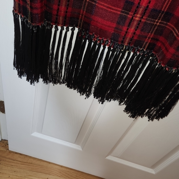 Red velvet Plaid Skirt with Fringe - Picture 2 of 6